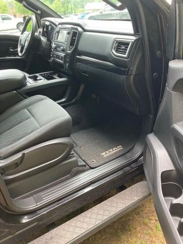 2018 Nissan Titan 4x4 Crew Cab SV