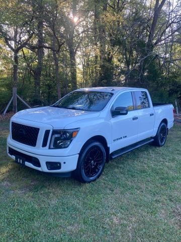 2019 Nissan Titan 4x4 Crew Cab SV