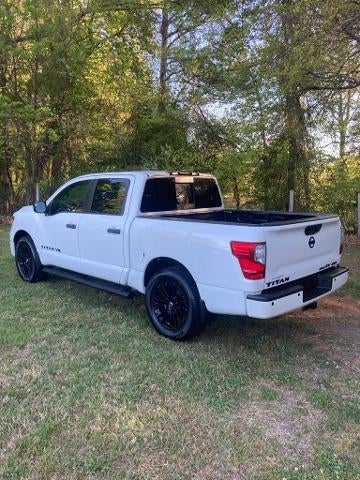 2019 Nissan Titan 4x4 Crew Cab SV