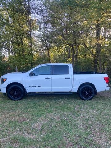 2019 Nissan Titan 4x4 Crew Cab SV