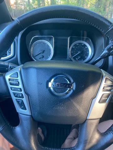 2019 Nissan Titan 4x4 Crew Cab SV