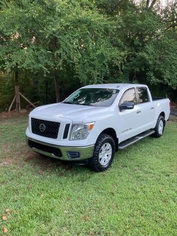 2019 Nissan Titan 4x4 Crew Cab SV