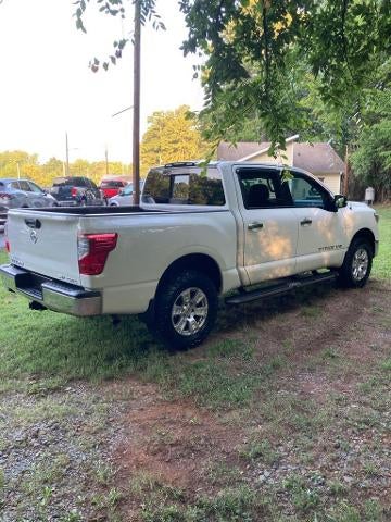 2019 Nissan Titan 4x4 Crew Cab SV