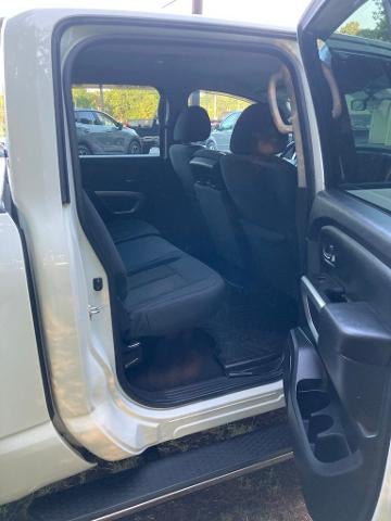 2019 Nissan Titan 4x4 Crew Cab SV