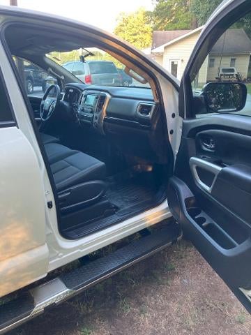2019 Nissan Titan 4x4 Crew Cab SV