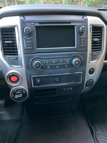 2019 Nissan Titan 4x4 Crew Cab SV