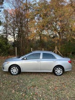2010 Toyota Corolla 4dr Sdn Auto LE (Natl)