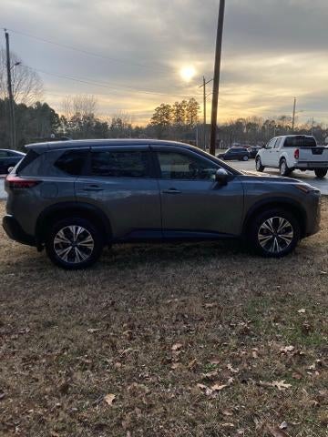 2022 Nissan Rogue FWD SV