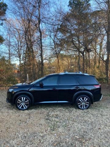2025 Nissan Pathfinder Platinum 4WD