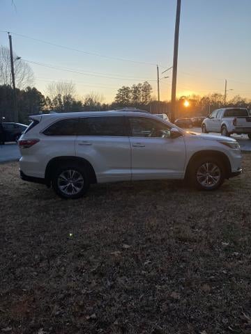 2015 Toyota Highlander AWD 4dr V6 LE (SE)