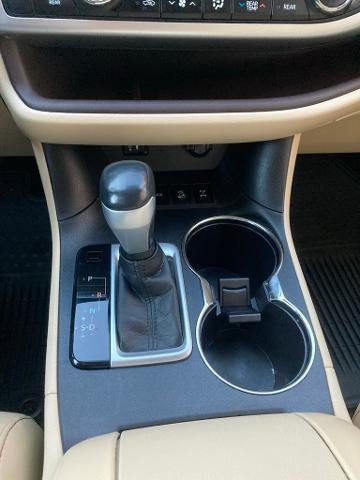 2015 Toyota Highlander AWD 4dr V6 LE (SE)